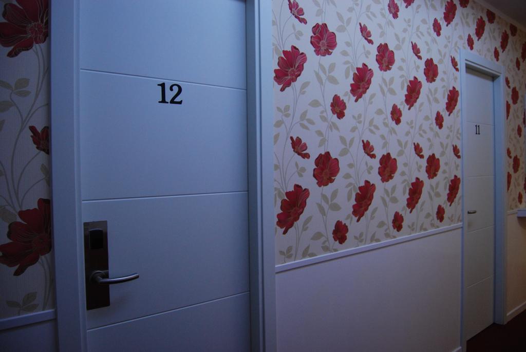 מדריד Hostal Petite Maman מראה חיצוני תמונה