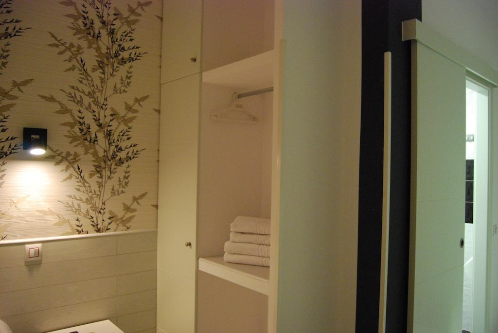 מדריד Hostal Petite Maman מראה חיצוני תמונה