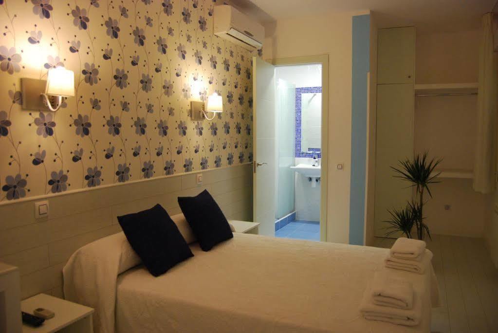 מדריד Hostal Petite Maman מראה חיצוני תמונה